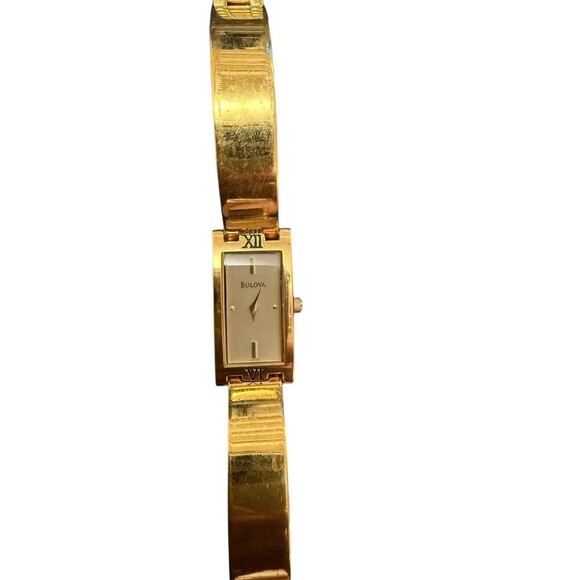 Bulova Ladies Gold Tone Tank With Gold Tone Bracelet Hong Kong C976565 - Picture 2 of 7